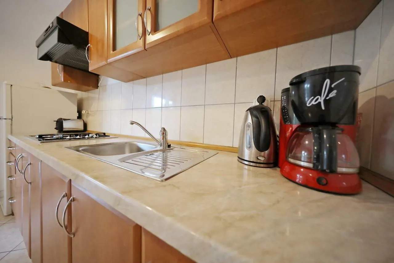 Apartmani Nada Super Petrcane