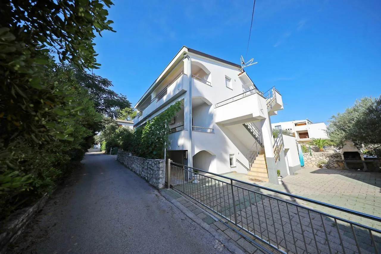 Apartmani Nada Super Petrcane Guest house