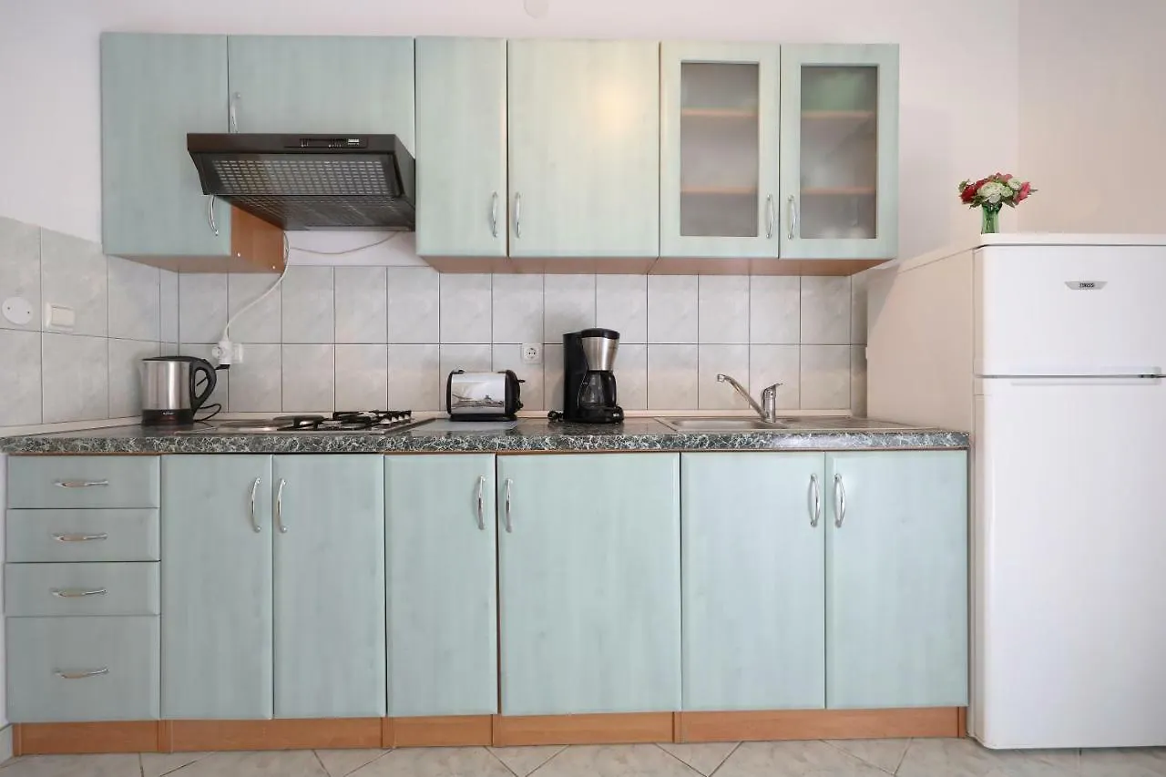 Guest house Apartmani Nada Super Petrcane